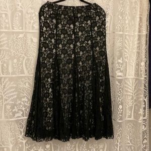 KAREN KANE BLACK LACE MAXI SKIRT WITH WHITE SATIN UNDERSKIRT. SIZE SMALL.